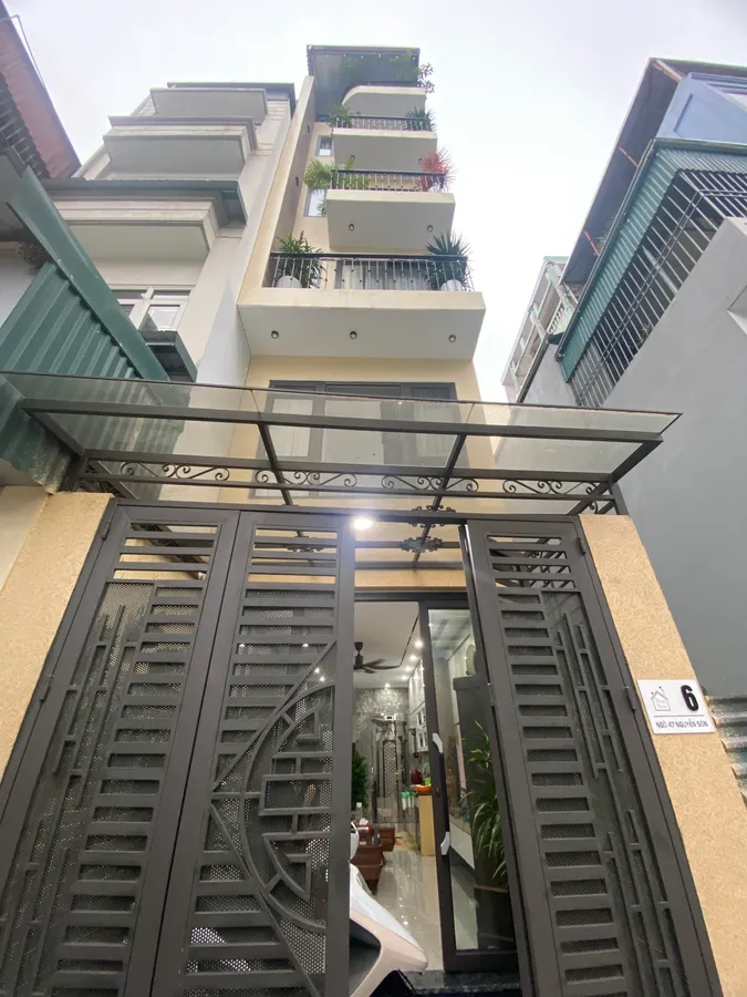 Cần Bán Nhà 6 Tầng Thang Máy Gần Phố Nguyễn Sơn, Ngọc Lâm, Ô tô Đỗ Cửa, 2 Thoáng, Giá 12,3 Tỷ - Ảnh chính